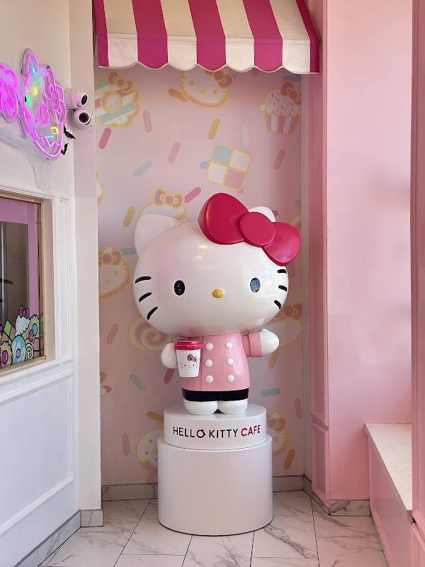 Hello Kitty Café 3