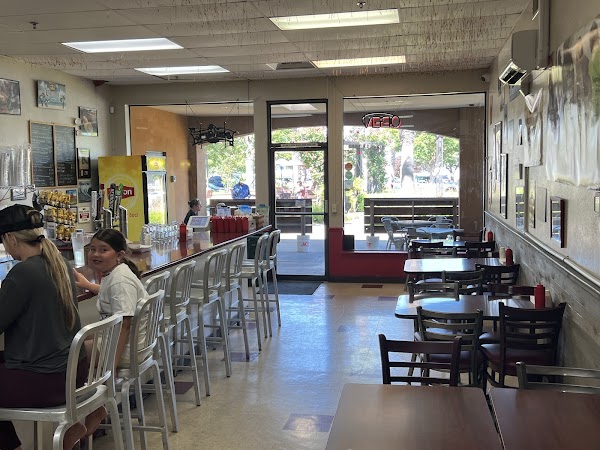 Squeeze Inn Hamburgers 2