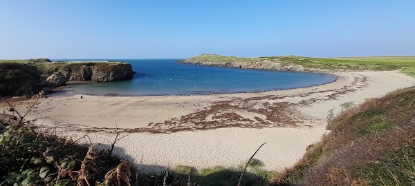 Porth Trecastell (Cable Bay) Car Park