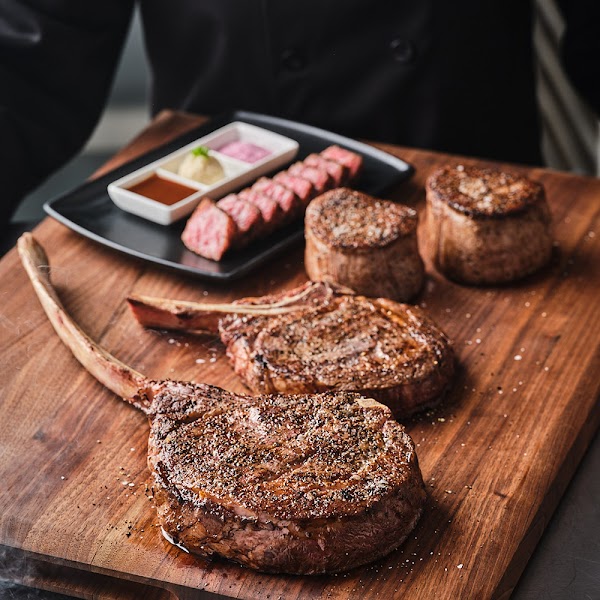 Fleming’s Prime Steakhouse & Wine Bar 2