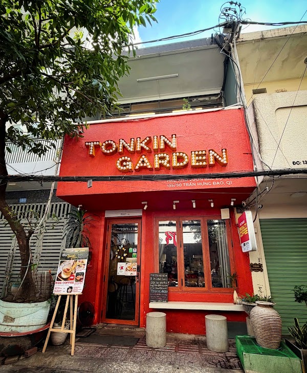 Tonkin Garden Egg Coffee & Eatery [Cafe & Croissant]