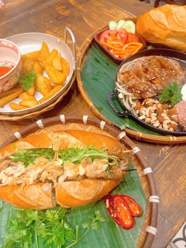 Bánh Mì Mẹ Ỉn - Vietnamese Banh Mi Shop 2