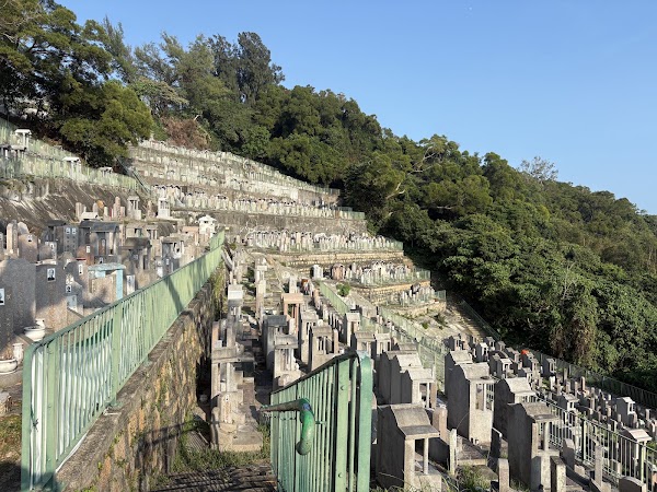 Cheung Chau Cemetery 5