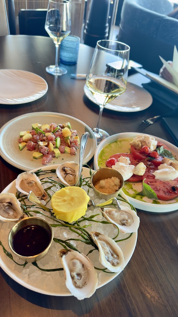 Peak with Priceless Restaurant & Bar 4