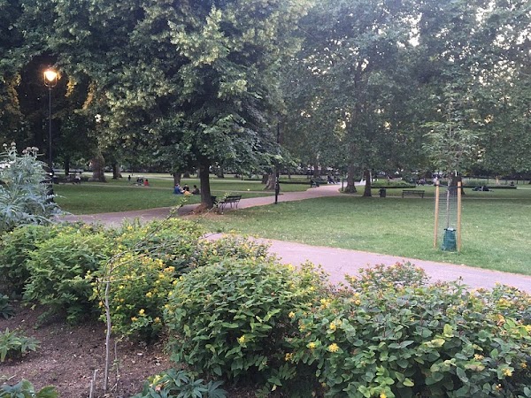 Russell Square 2