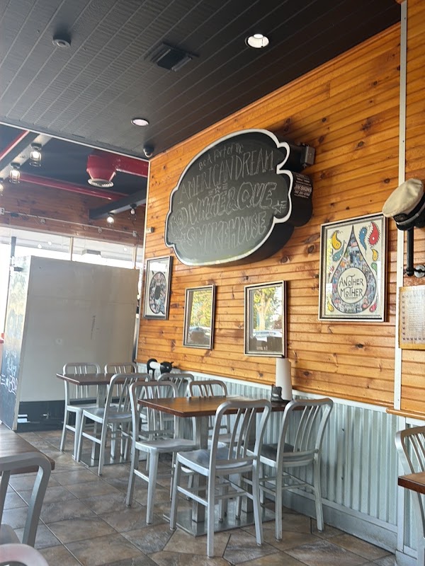 Red White & Que Smokehouse 2