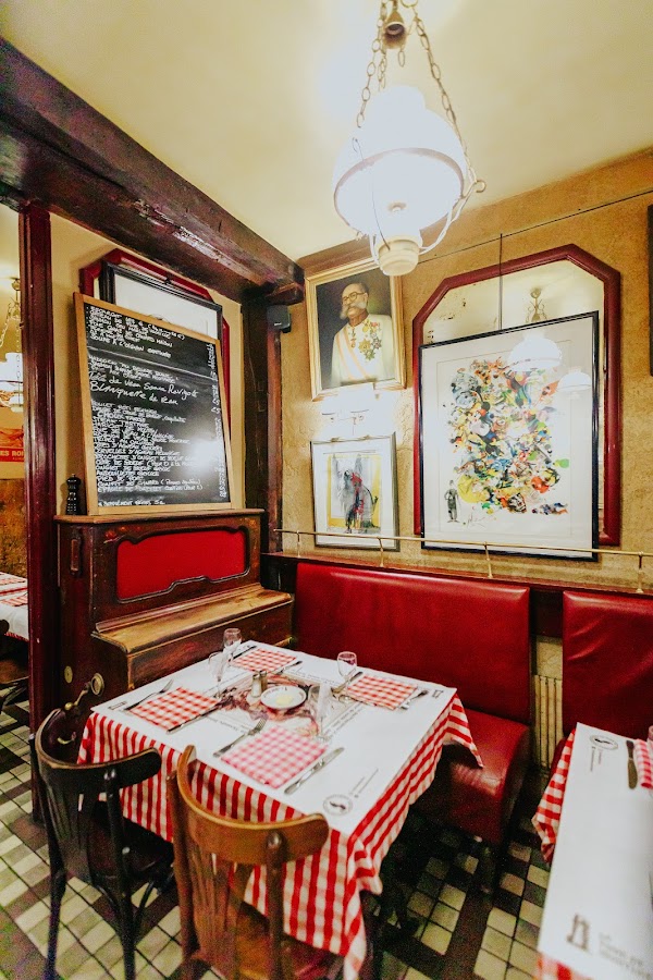 La Tour Montlhéry - Chez Denise 1