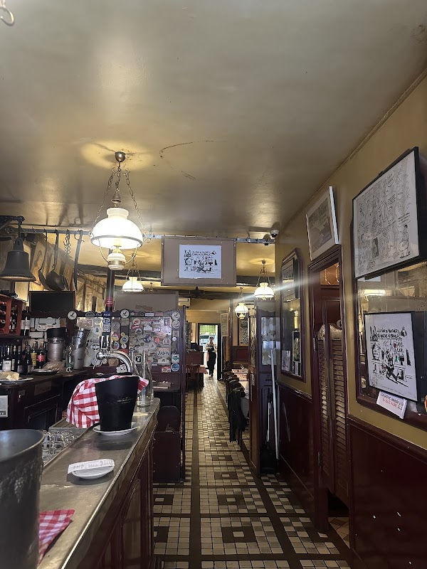 La Tour Montlhéry - Chez Denise 2