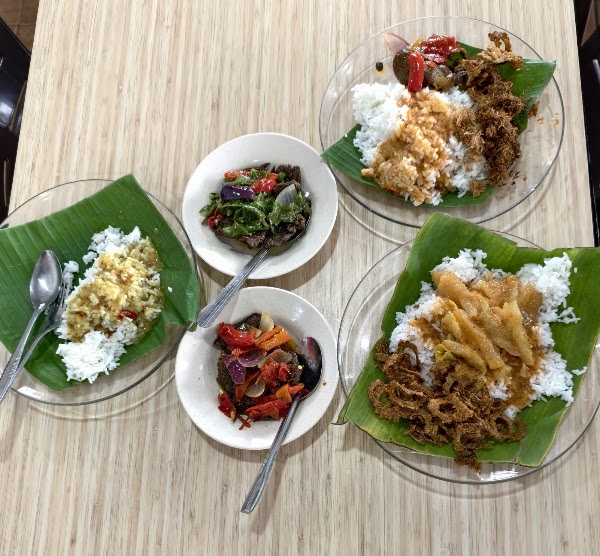 Masakan Padang Asli Kampung Baru 3