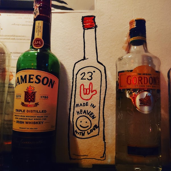 23 bar & gallery 5