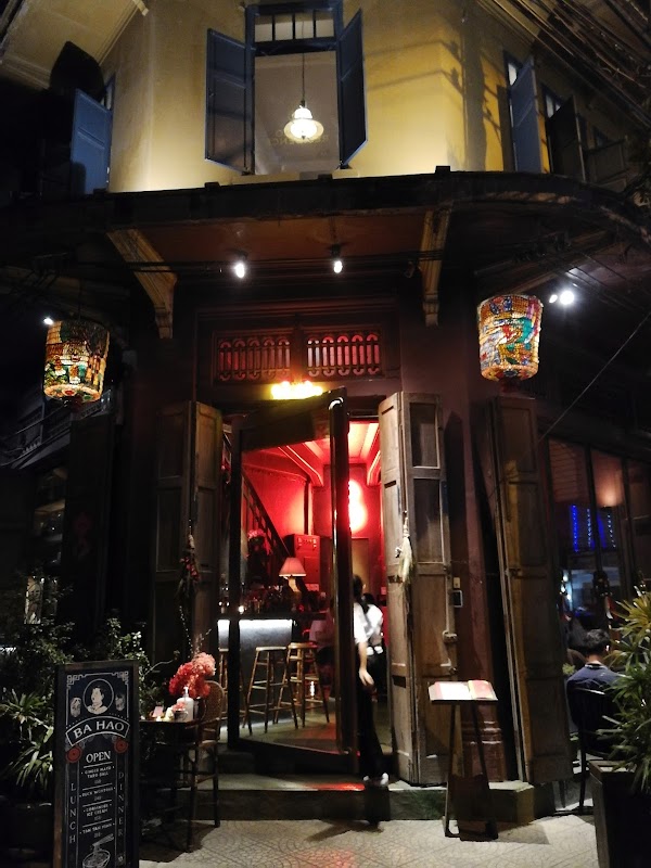 23 bar & gallery 4