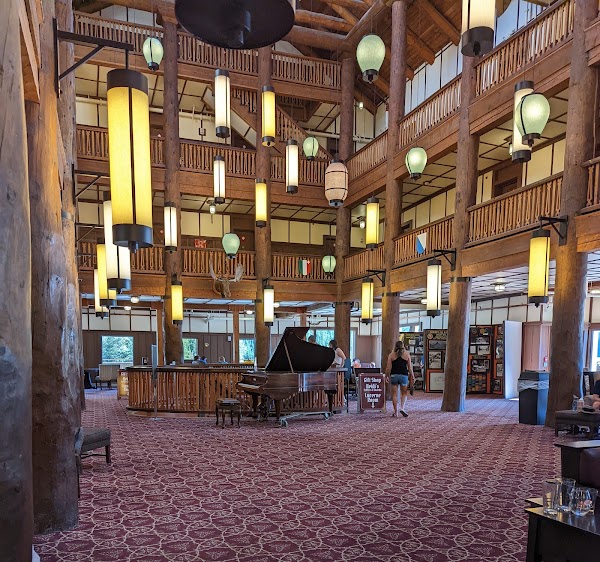 Many Glacier Hotel 2