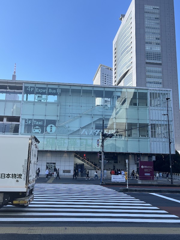 Shinjuku Expressway Bus Terminal (Busta Shinjuku) 3
