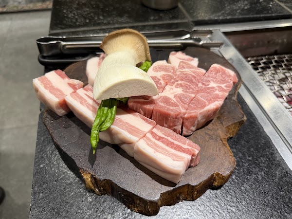 Shinjungsangan Jeju black pig specialty store 4