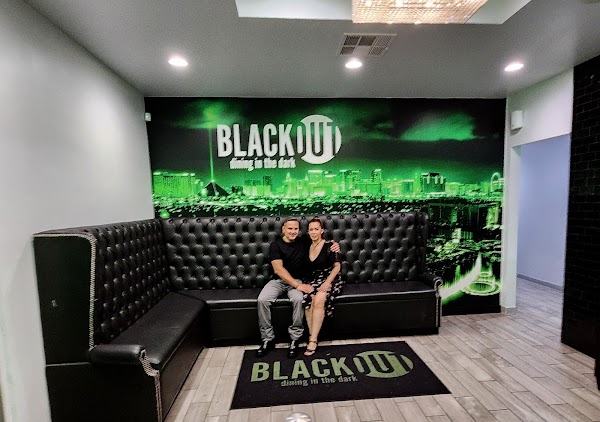 BLACKOUT Dining in the Dark 3