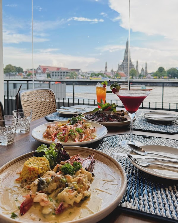 Eat Sight Story Deck 4