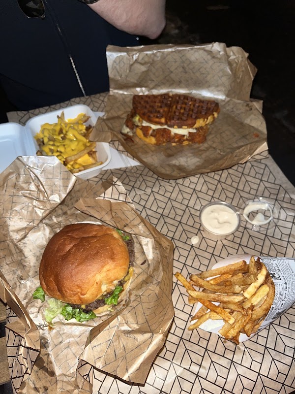 MAKE YOUR BURGER 4