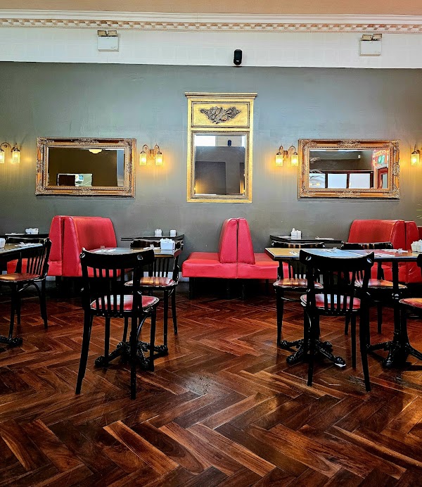 Flanagan's Bar & Restaurant 5