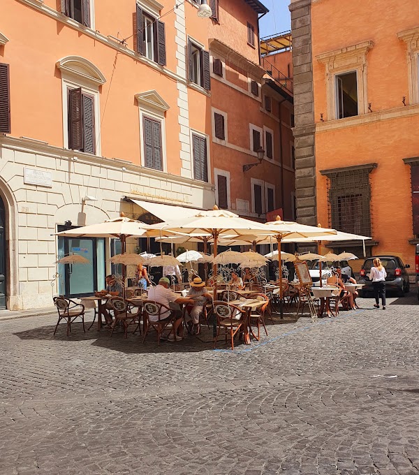 Piazza dell' Accademia di San Luca