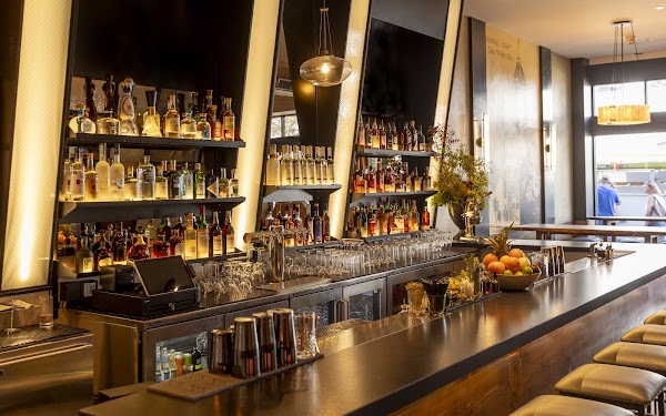 Altamirano Restaurant & Bar