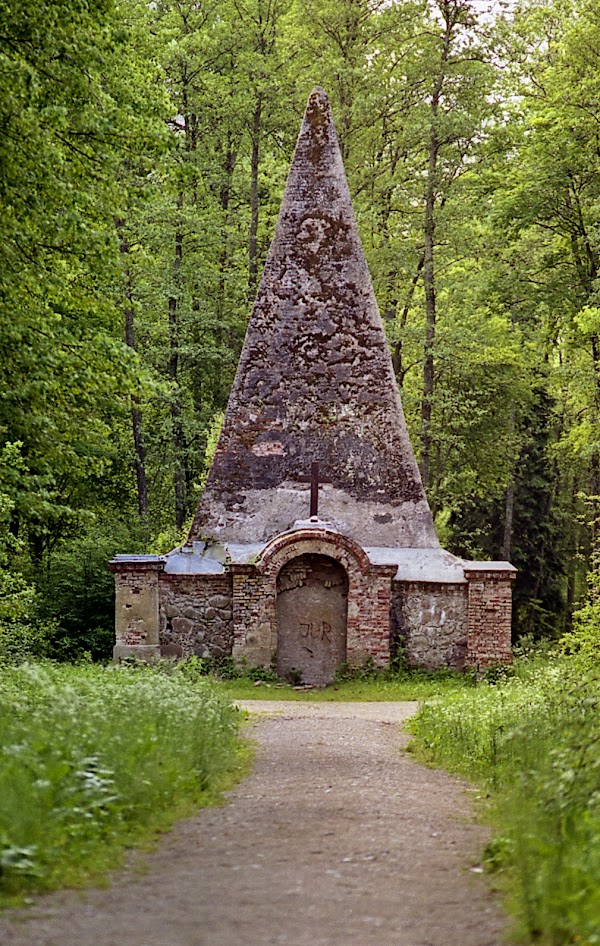 Pyramid In Rapa 1