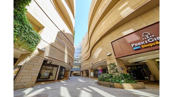 Namba Parks 1