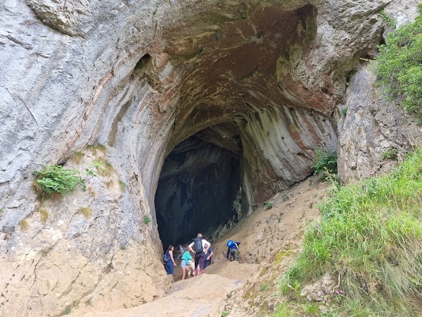 Thor's Cave 3