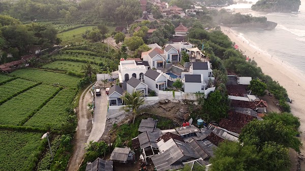 ASTANA RESORT Pantai Watu Kodok