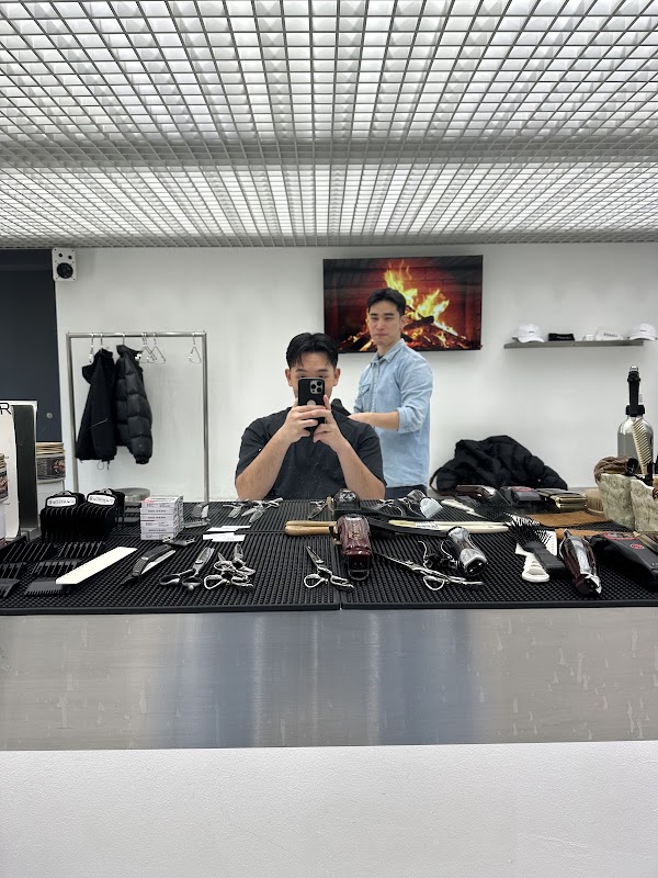 LEKKER BARBERSHOP Hongdae 4