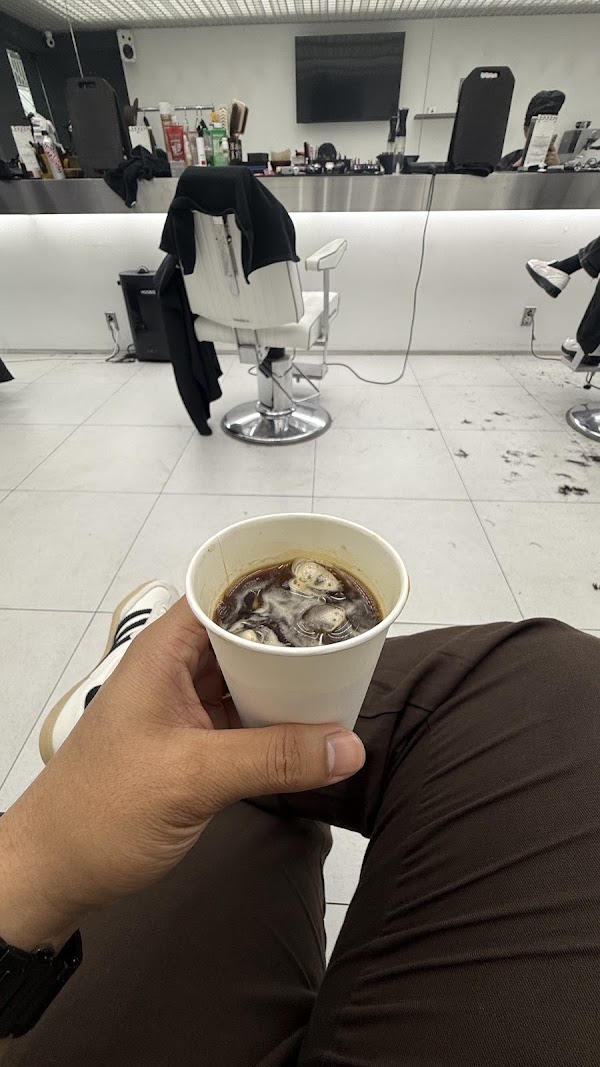 LEKKER BARBERSHOP Hongdae 2