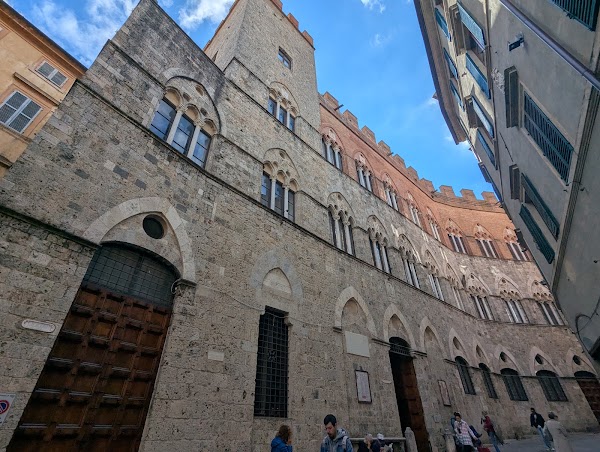 Palazzo Chigi Saracini 3