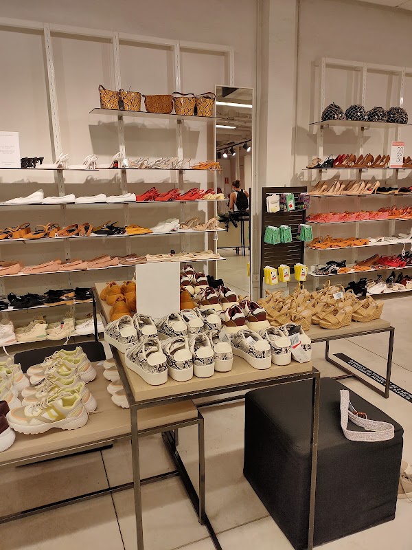 MANGO Outlet 3