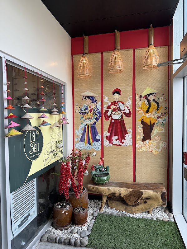 Lá Sen Vietnamese Cuisine