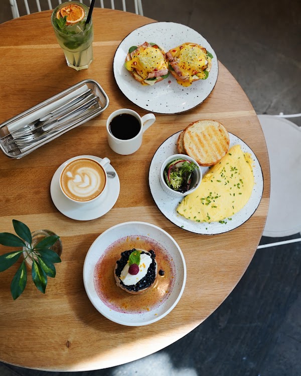 Mistral Cafe 4