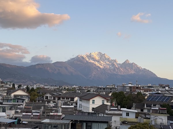 Nazhu Sky Courtyard Designer Snow Mountain View Homestay 2
