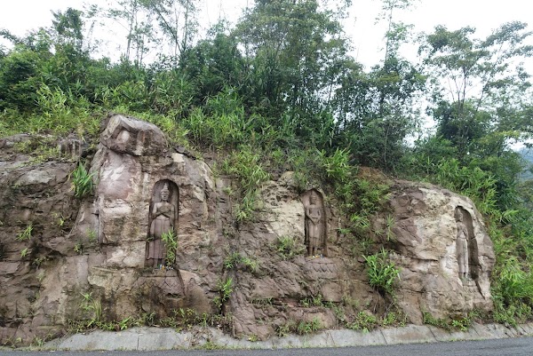 Sandstone Buddha Rock Sculptures 3