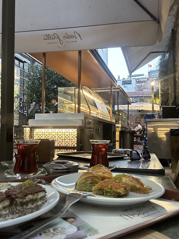 Karaköy Güllüoğlu - Nadir Güllü 3