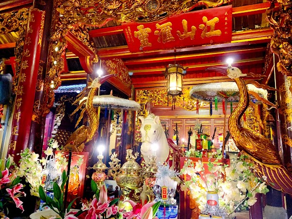 Bach Ma Temple 5