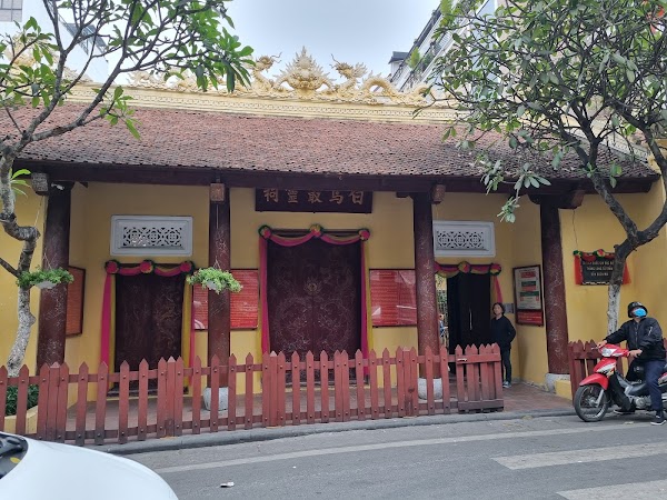 Bach Ma Temple 2