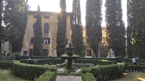 Via Giardino Giusti 4