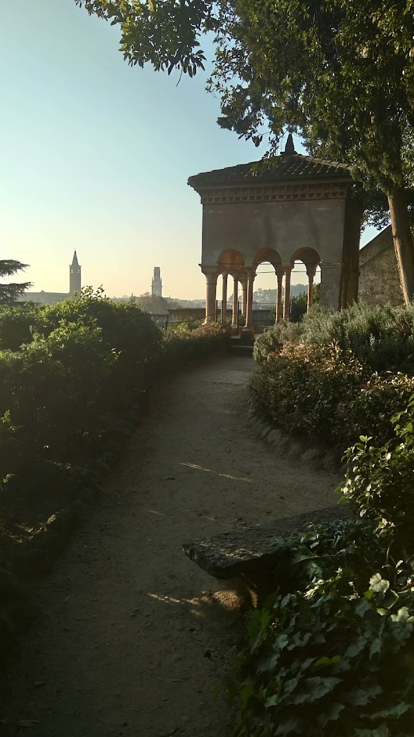 Via Giardino Giusti 3