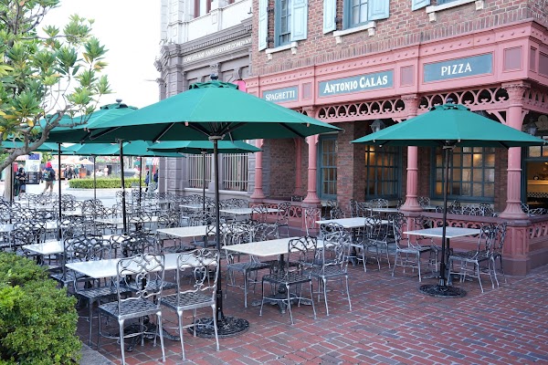 Louie's N.Y. Pizza Parlor 1