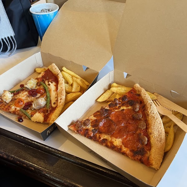 Louie's N.Y. Pizza Parlor 3