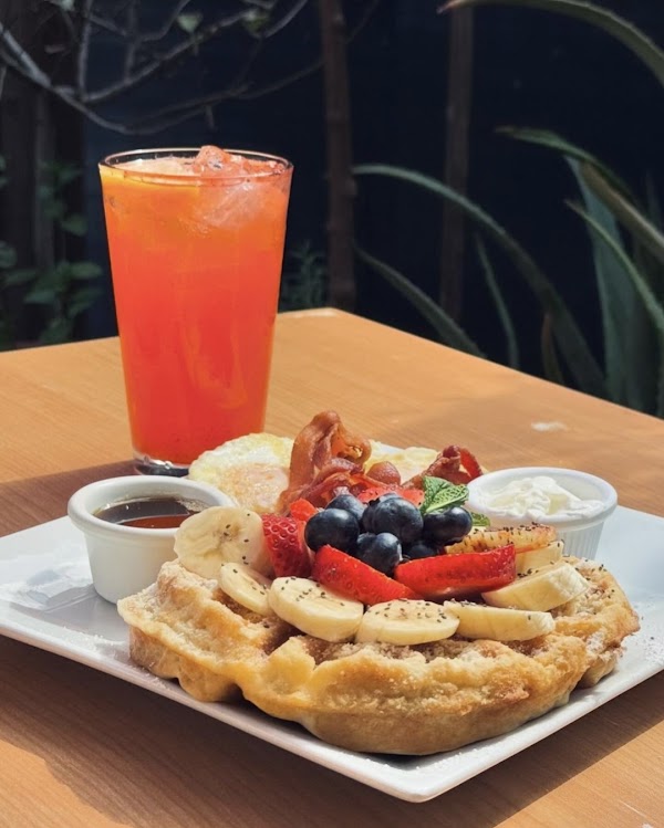 Vees Cafe 5