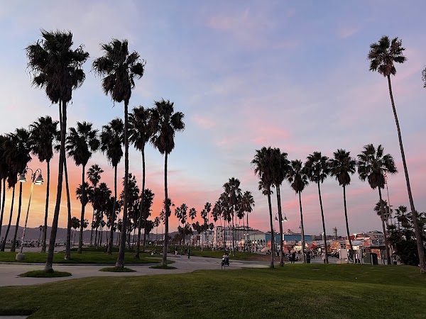 Windward Plaza