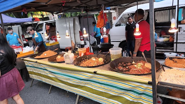 Taman Ungku Tun Aminah (TUTA) Saturday Night Market 4