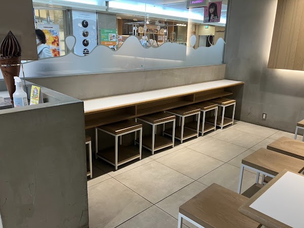 SILKREAM Hankyu Sanban Gai Shop 5