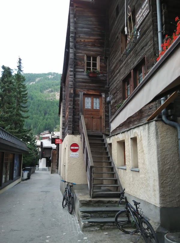 Bahnhofstrasse 3