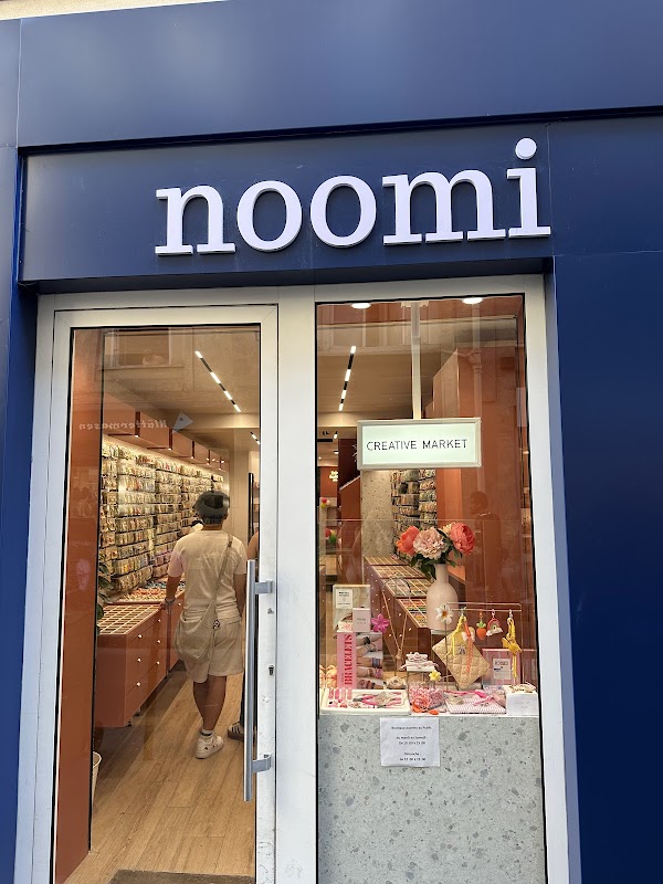 Noomi Creative Market