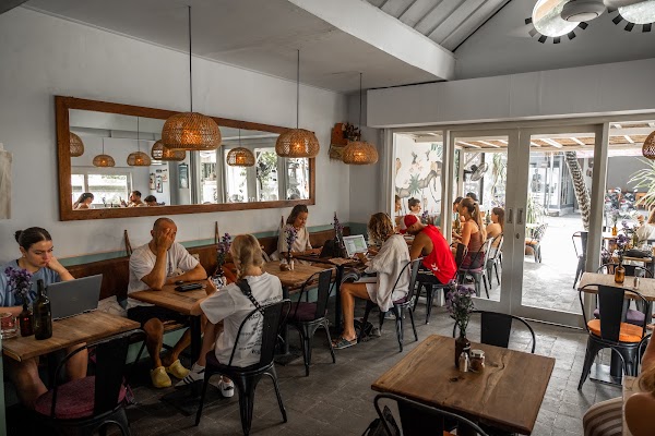 Motion Cafe Canggu | Healthy Foods & Meal Plans